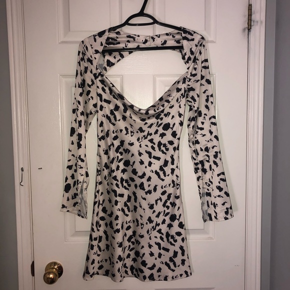 Backless dress - Picture 1 of 5